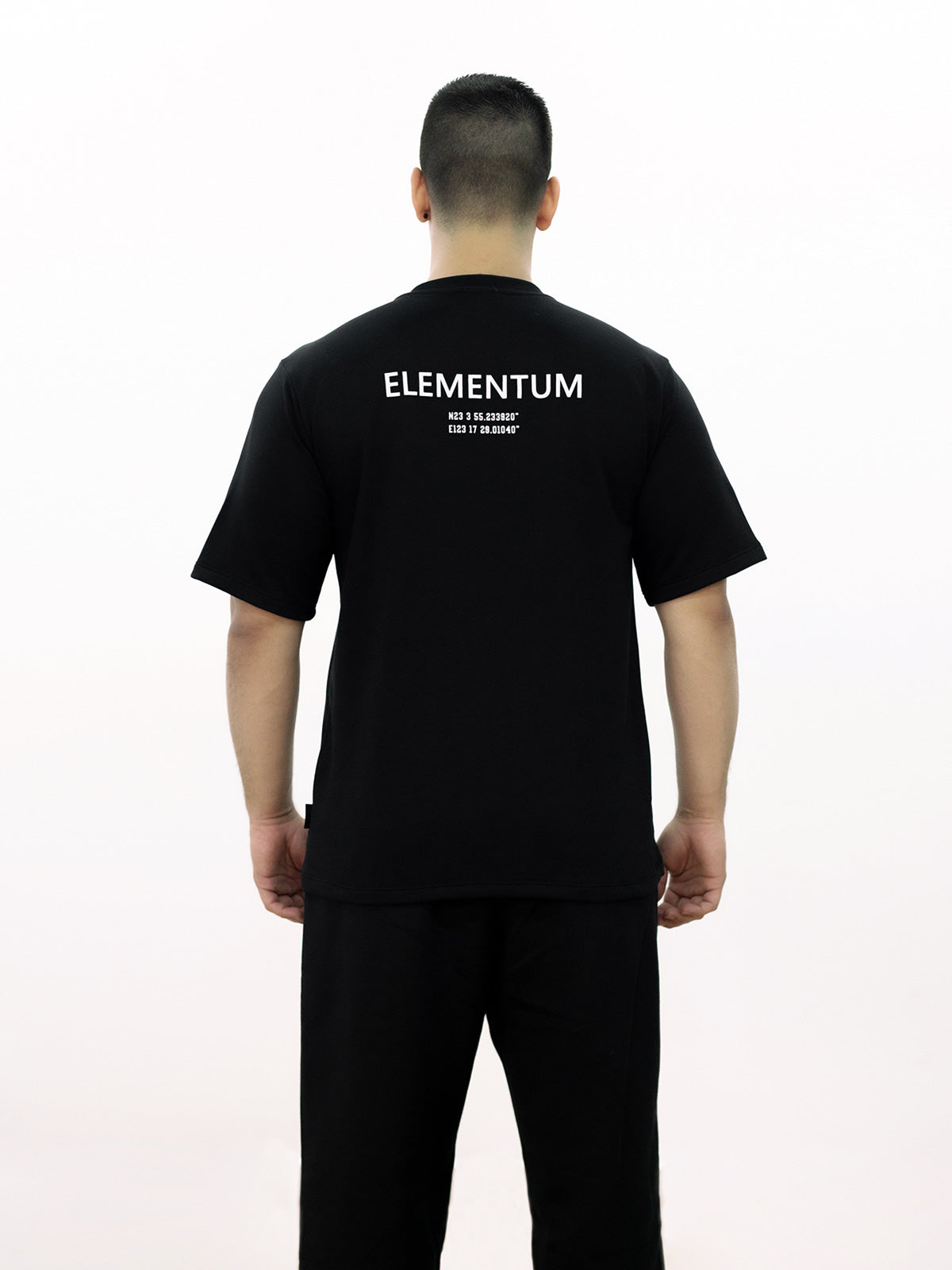 Camiseta-Negra-Elementum